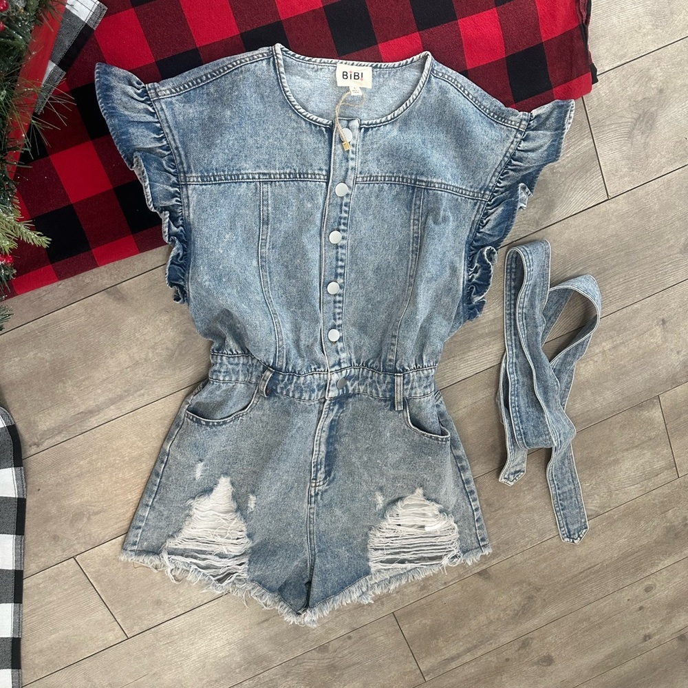 New BiBi Ruffled Distressed Denim Romper Ruffle Sleeve Romper Size Small - Picture 7 of 16